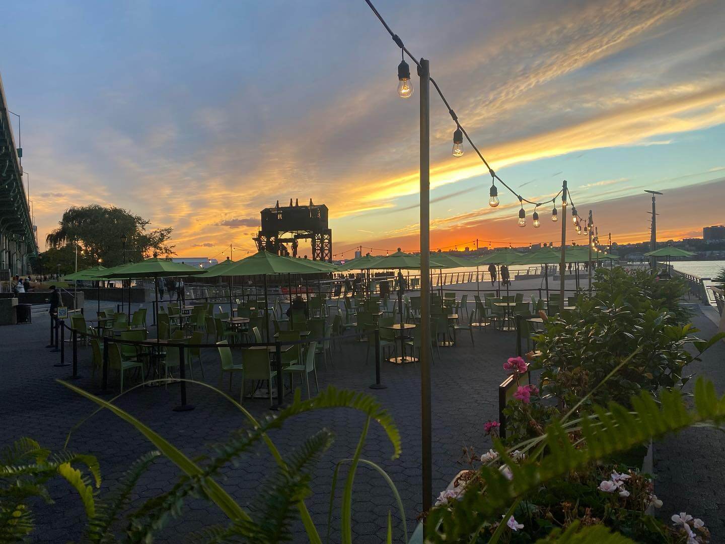 Pier I Cafe | Riverside Park Conservancy